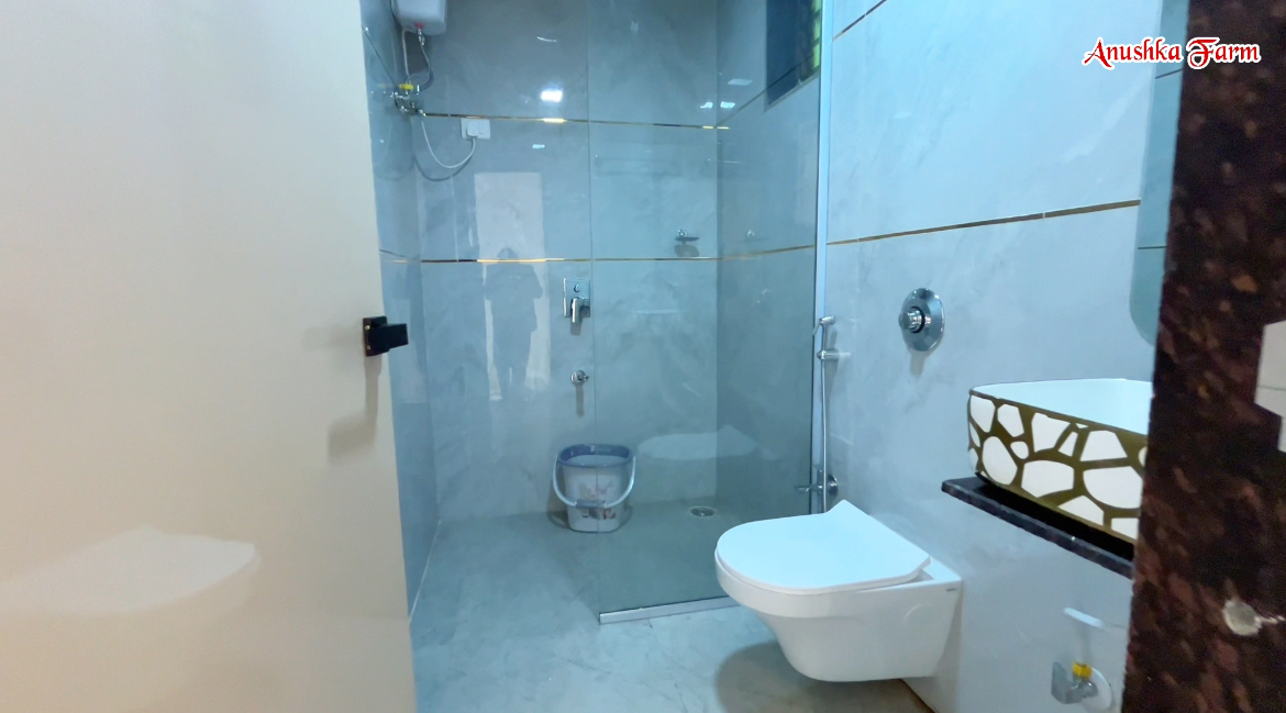 Anushka Fram - At Shirvle, Panvel